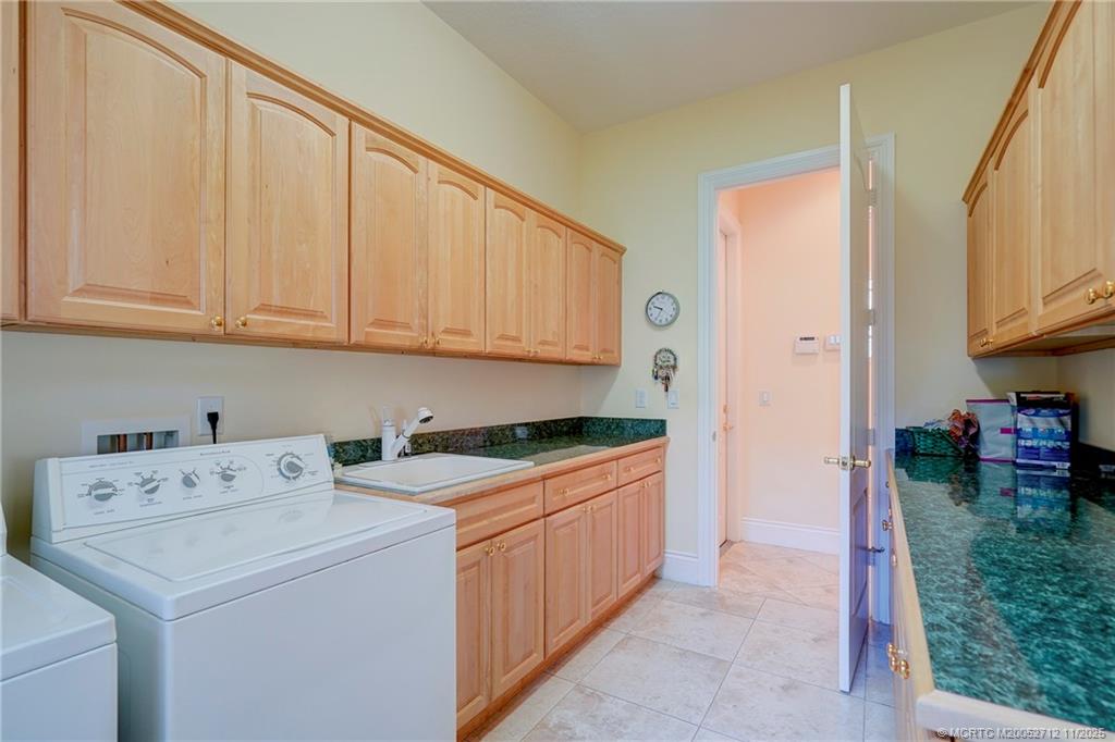 Stuart, Florida 34997, United States, 5 Bedrooms Bedrooms, ,4 BathroomsBathrooms,Residential,Coming Soon,229274