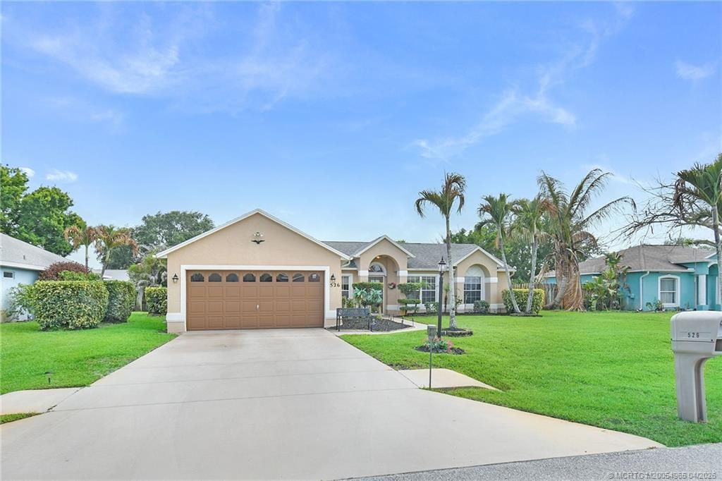 Photo of 526 NE Vanda Terrado, Jensen Beach, FL 34957 (MLS # M20054965)