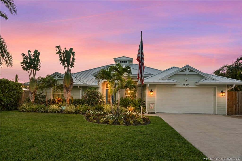 Photo of 4689 SE Glenridge Trail, Stuart, FL 34997 (MLS # M20056115)