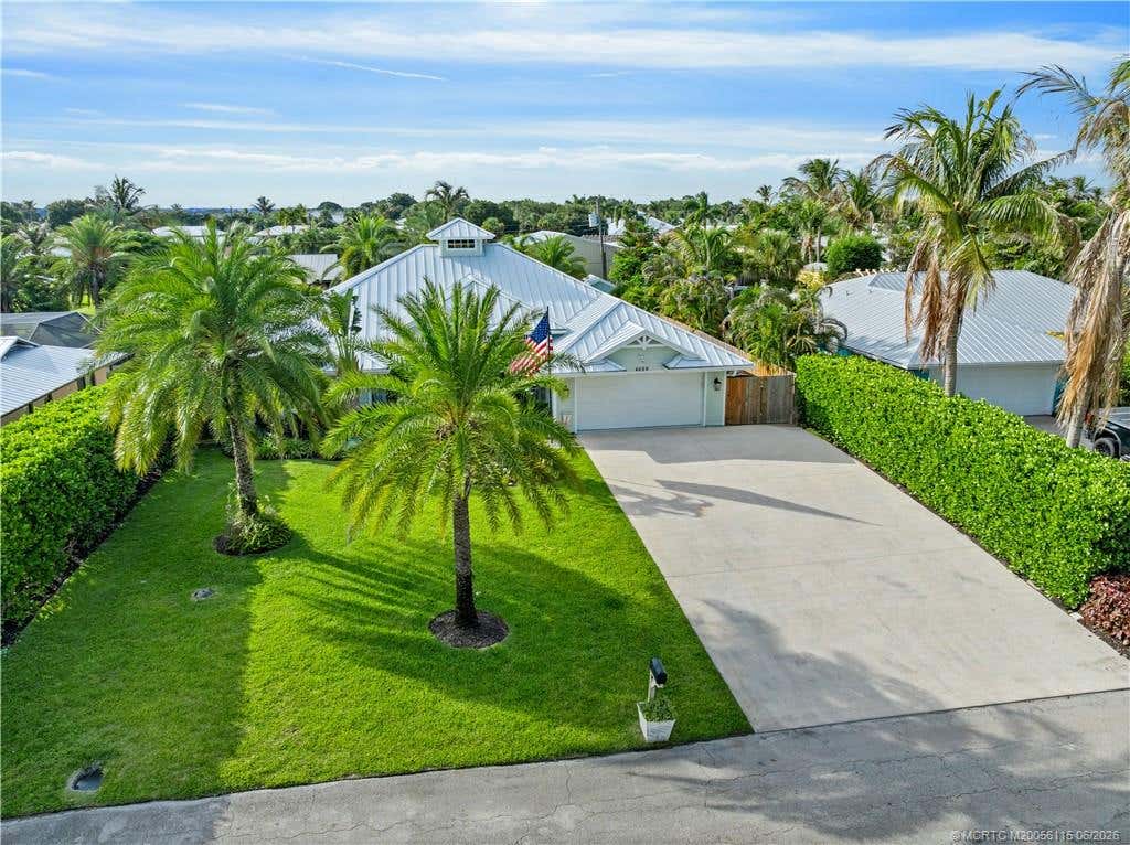 Photo of 4689 SE Glenridge Trail, Stuart, FL 34997 (MLS # M20056115)