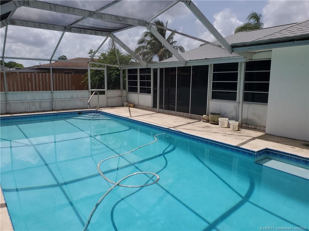 Photo of 154 SE Selva Court, Port Saint Lucie, FL 34983 (MLS # M20045401)