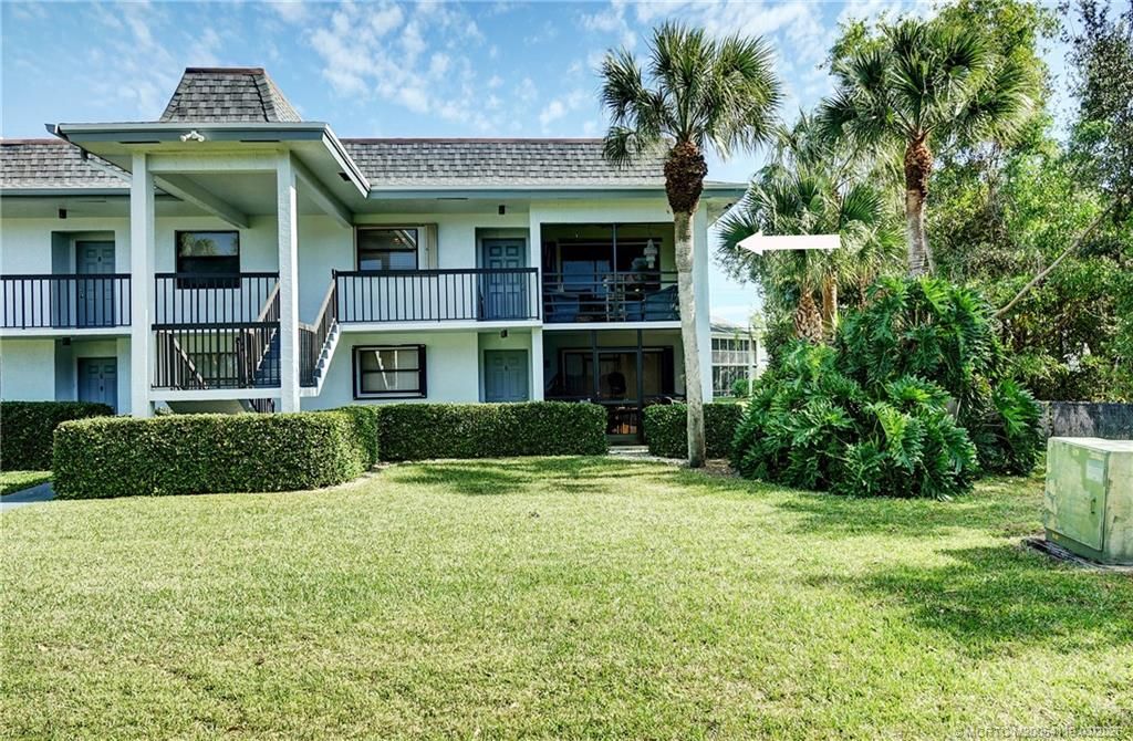 Photo of 1290 SE Parkview Place #A7, Stuart, FL 34994 (MLS # M20054119)