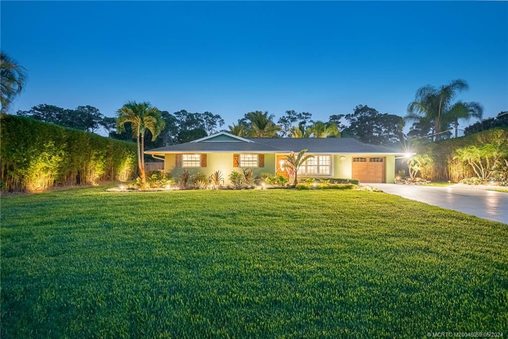 Photo of 1738 SW Buckskin Trail, Stuart, FL 34997 (MLS # M20045059)