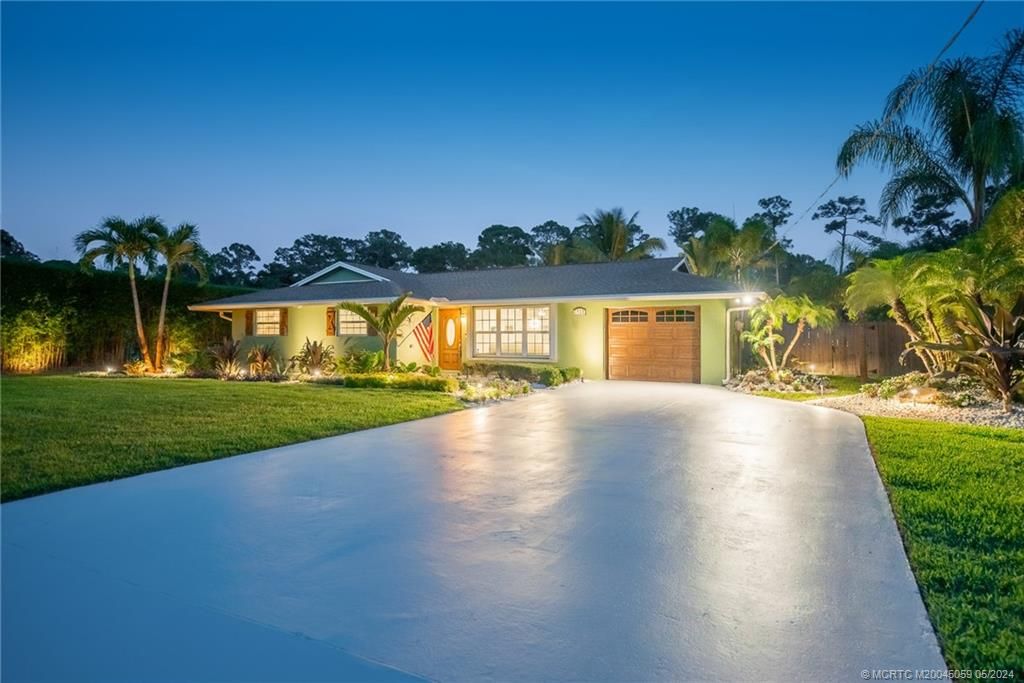 Photo of 1738 SW Buckskin Trail, Stuart, FL 34997 (MLS # M20045059)