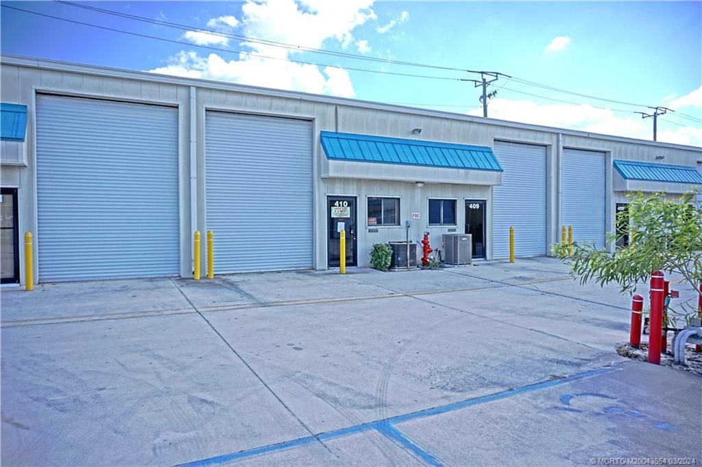 Photo of 1501 SE Decker Avenue #D-410, Stuart, FL 34994 (MLS # M20043664)