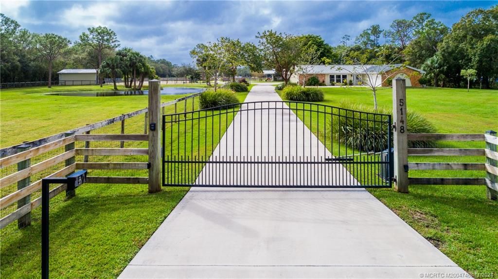 Photo of 5148 SW Quail Hollow Street, Palm City, FL 34990 (MLS # M20047468)