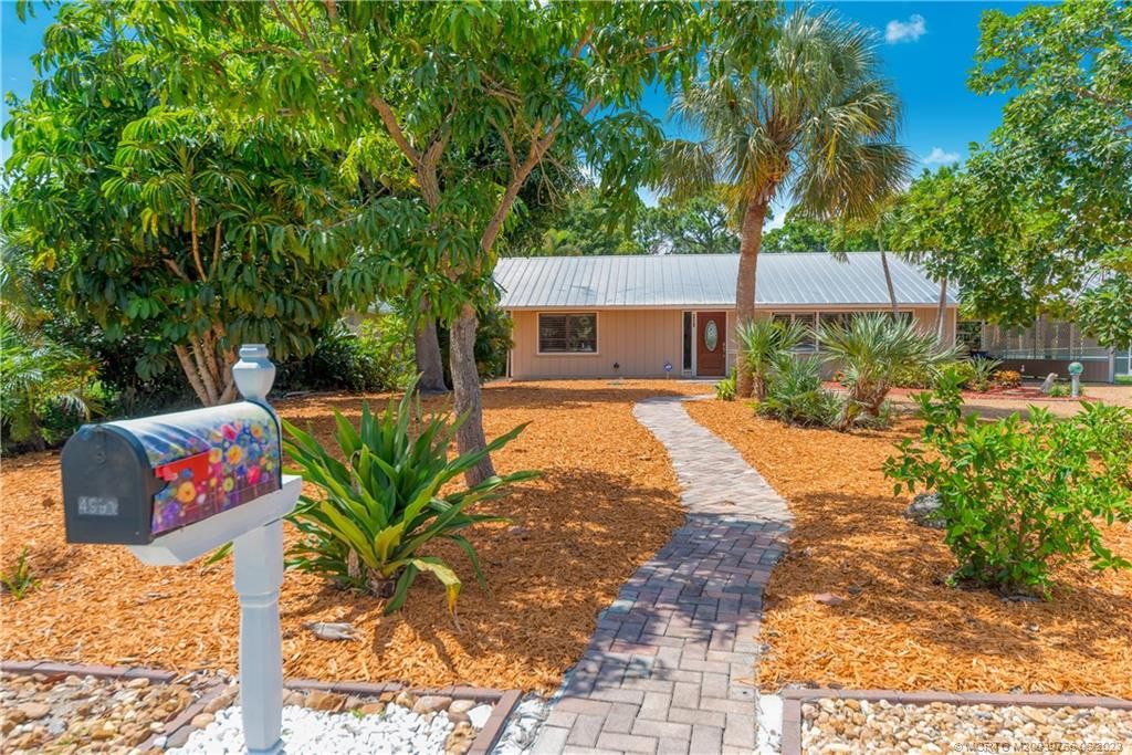 Photo of 4991 SE Pompano Terrace, Stuart, FL 34997 (MLS # M20039766)