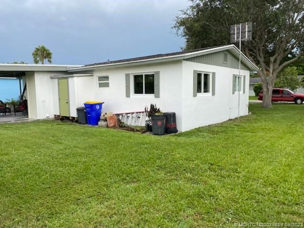 Photo of 2167 SE Harrison Street, Stuart, FL 34997 (MLS # M20039889)