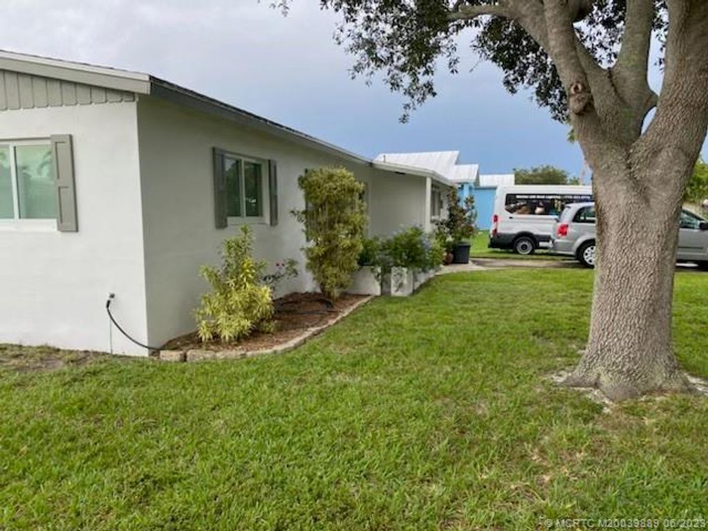 Photo of 2167 SE Harrison Street, Stuart, FL 34997 (MLS # M20039889)