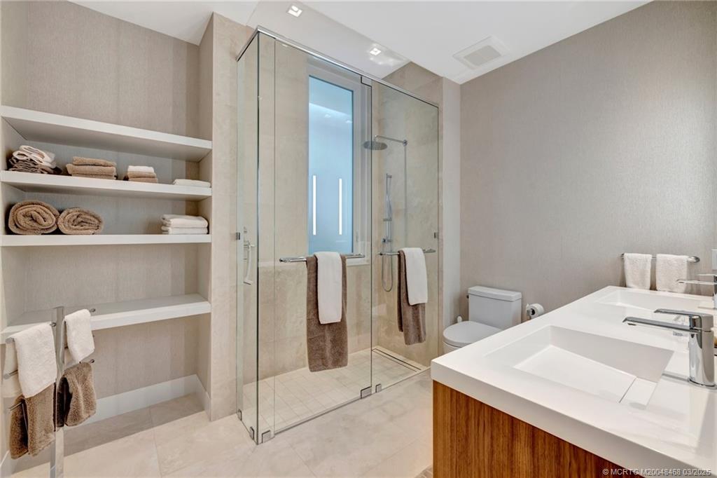 Stuart, Florida 34996, United States, 6 Bedrooms Bedrooms, ,7 BathroomsBathrooms,Residential,Active,18624