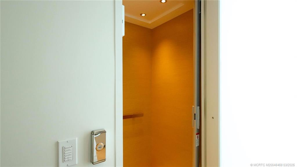 Stuart, Florida 34996, United States, 6 Bedrooms Bedrooms, ,7 BathroomsBathrooms,Residential,Active,18624