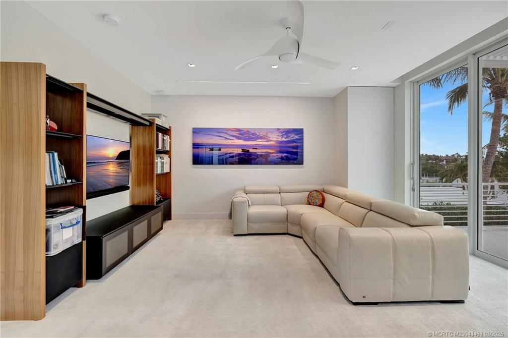 Stuart, Florida 34996, United States, 6 Bedrooms Bedrooms, ,7 BathroomsBathrooms,Residential,Active,18624