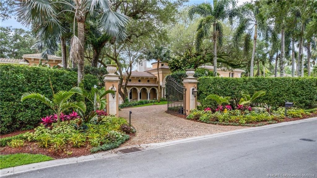 Photo of 5 NE Lagoon Island Court, Stuart, FL 34996 (MLS # M20045025)