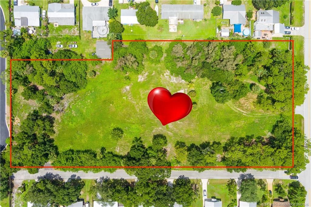 Photo of 2300 SW Sunset Trail, Palm City, FL 34990 (MLS # M20050908)