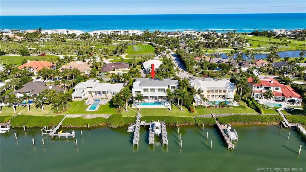 Photo of 6900 SE Harbor Circle, Stuart, FL 34996 (MLS # M20052505)