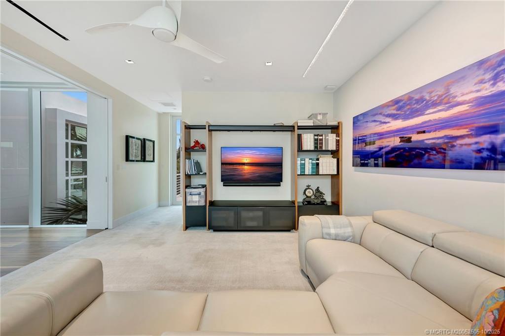 Stuart, Florida 34996, United States, 6 Bedrooms Bedrooms, ,7 BathroomsBathrooms,Residential,Active,225209