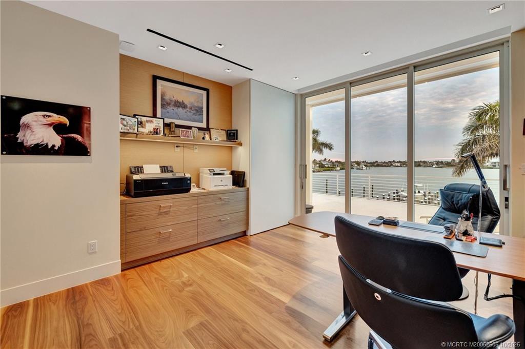 Stuart, Florida 34996, United States, 6 Bedrooms Bedrooms, ,7 BathroomsBathrooms,Residential,Active,225209