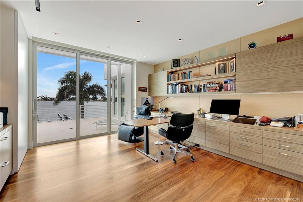 Stuart, Florida 34996, United States, 6 Bedrooms Bedrooms, ,7 BathroomsBathrooms,Residential,Active,225209