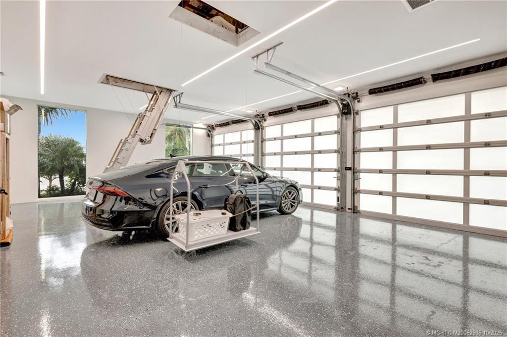 Stuart, Florida 34996, United States, 6 Bedrooms Bedrooms, ,7 BathroomsBathrooms,Residential,Active,225209