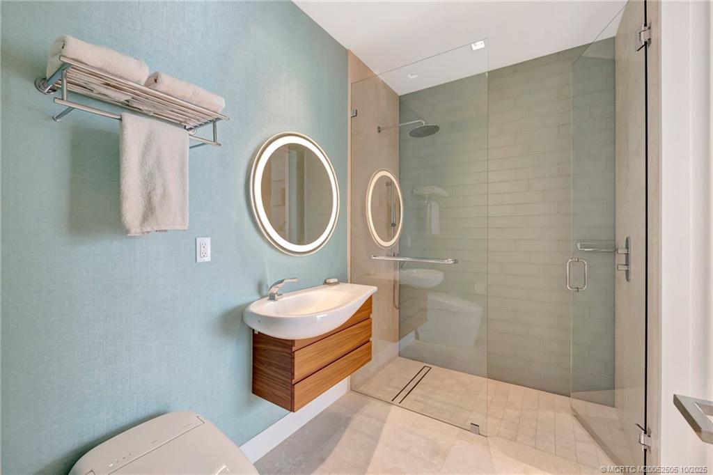 Stuart, Florida 34996, United States, 6 Bedrooms Bedrooms, ,7 BathroomsBathrooms,Residential,Active,225209