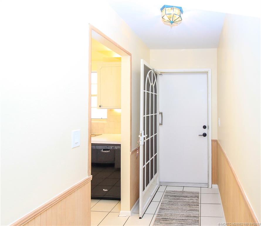 Stuart, Florida 34996, United States, 2 Bedrooms Bedrooms, ,2 BathroomsBathrooms,Residential,Pending,207836