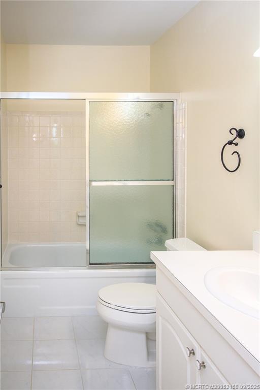 Stuart, Florida 34996, United States, 2 Bedrooms Bedrooms, ,2 BathroomsBathrooms,Residential,Pending,207836