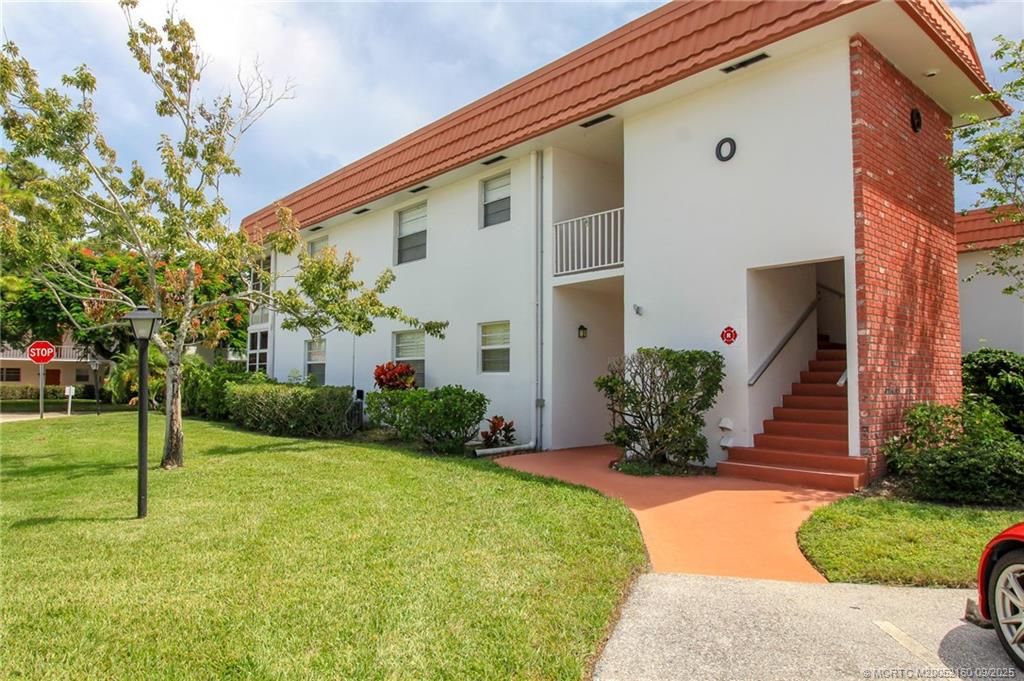Photo of 2600 SE Ocean Boulevard #O6, Stuart, FL 34996 (MLS # M20052160)