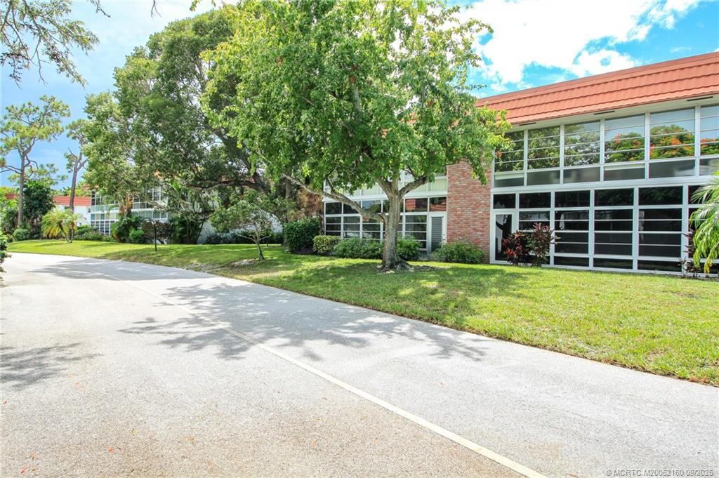 Stuart, Florida 34996, United States, 2 Bedrooms Bedrooms, ,2 BathroomsBathrooms,Residential,Pending,207836