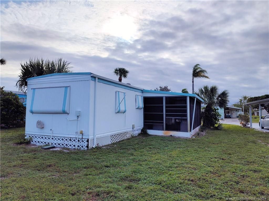 Photo of FL 34994 (MLS # M20047098)