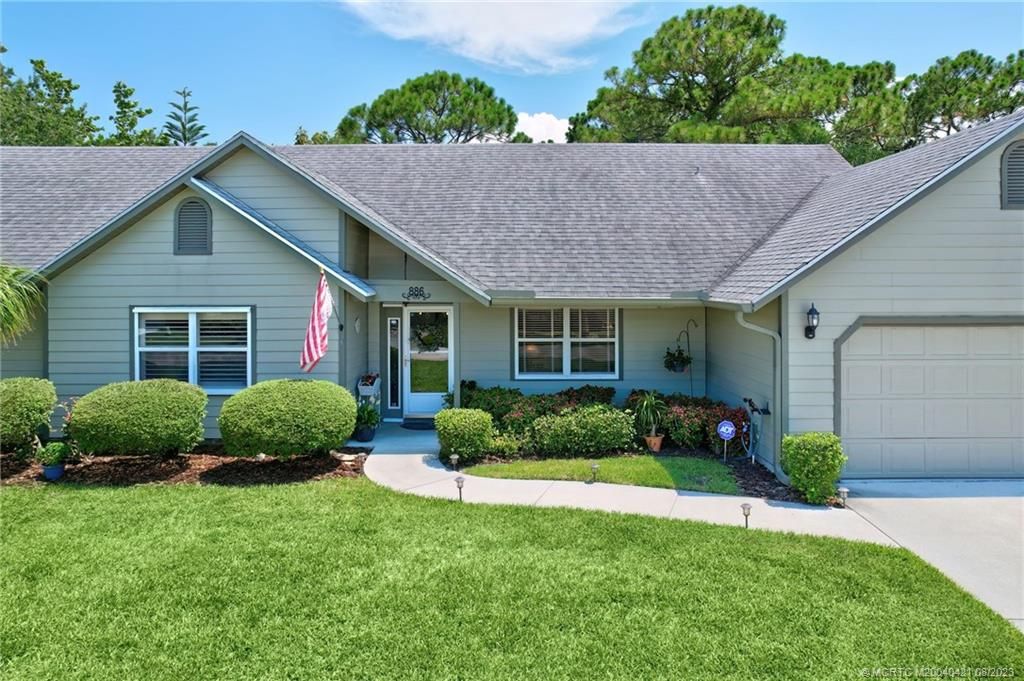 Photo of 886 NE Dahoon Terrace, Jensen Beach, FL 34957 (MLS # M20040421)