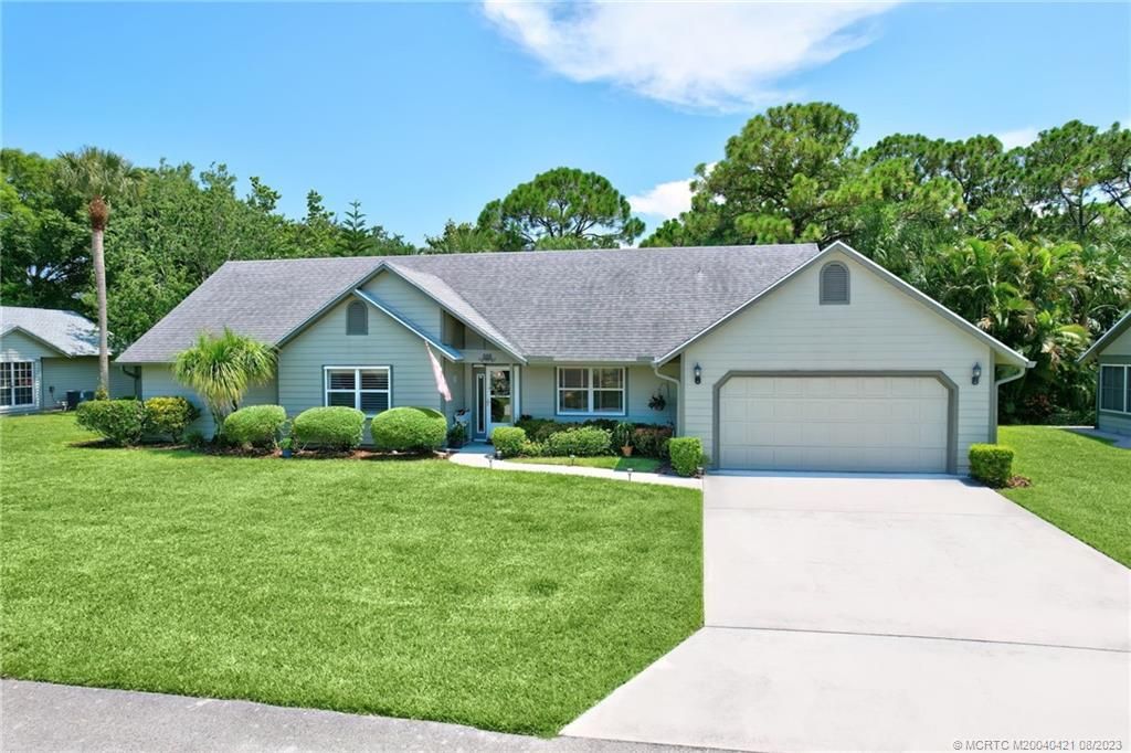 Photo of 886 NE Dahoon Terrace, Jensen Beach, FL 34957 (MLS # M20040421)