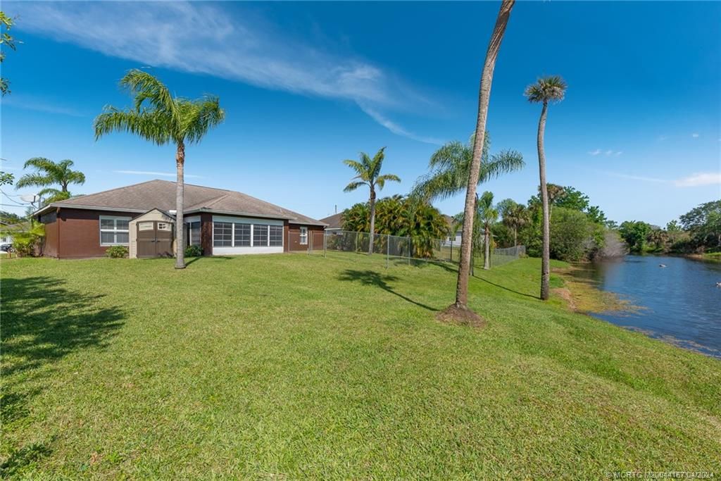 Photo of 458 SE Essex Drive, Port Saint Lucie, FL 34984 (MLS # M20044167)
