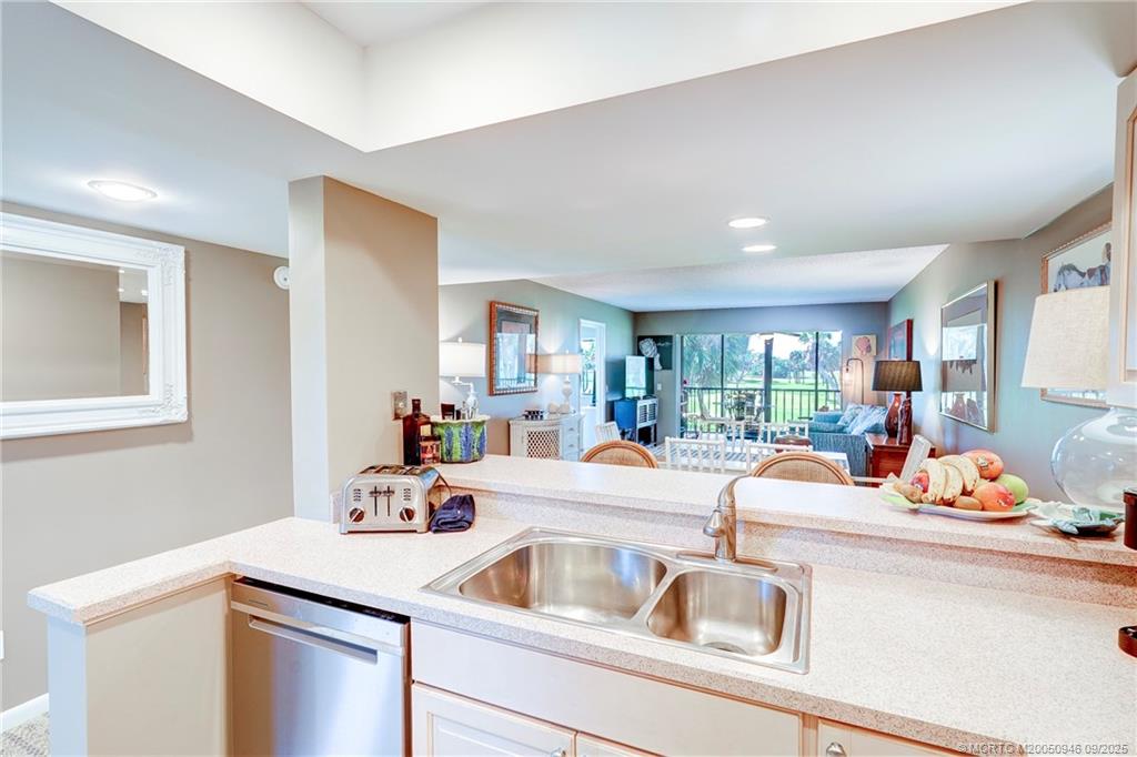 Stuart, Florida 34996, United States, 2 Bedrooms Bedrooms, ,2 BathroomsBathrooms,Residential,Active,148273