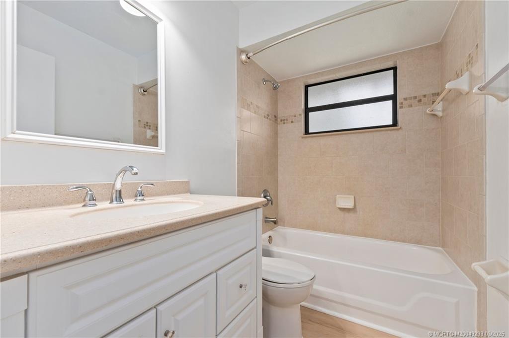 Palm City, Florida 34990, United States, 3 Bedrooms Bedrooms, ,2 BathroomsBathrooms,Residential,Pending,80391