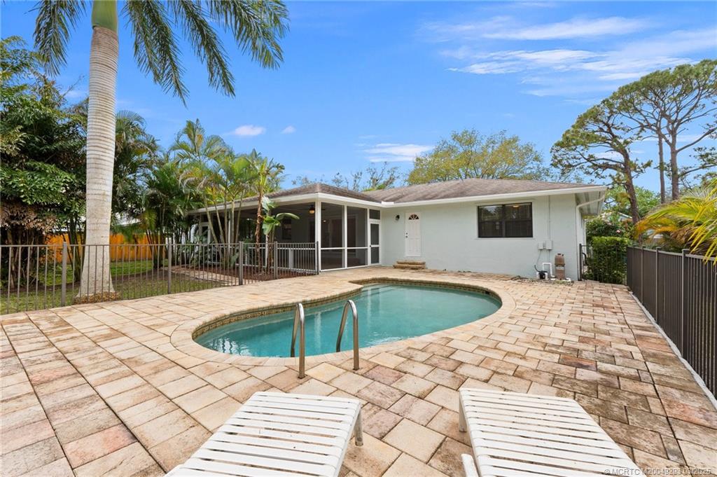 Palm City, Florida 34990, United States, 3 Bedrooms Bedrooms, ,2 BathroomsBathrooms,Residential,Pending,80391