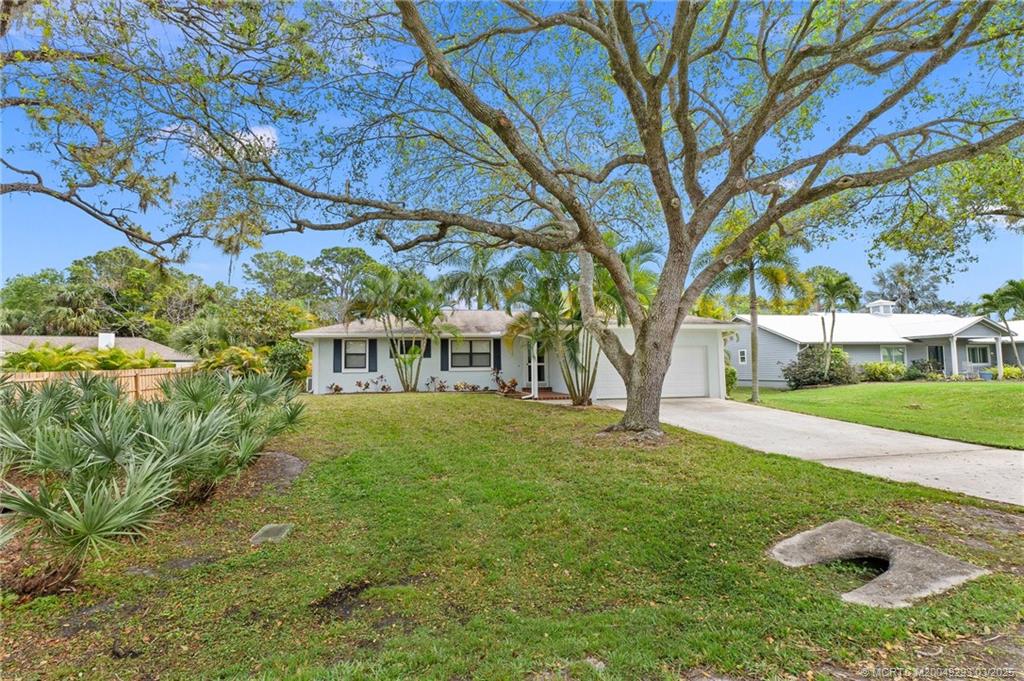 Palm City, Florida 34990, United States, 3 Bedrooms Bedrooms, ,2 BathroomsBathrooms,Residential,Pending,80391