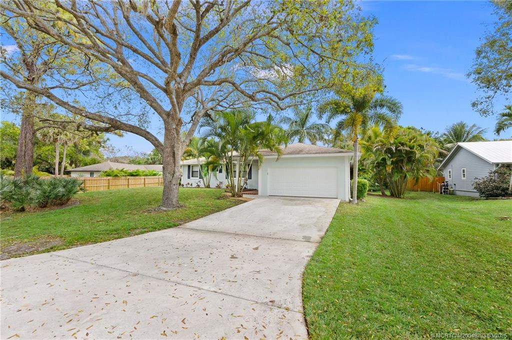 Palm City, Florida 34990, United States, 3 Bedrooms Bedrooms, ,2 BathroomsBathrooms,Residential,Pending,80391