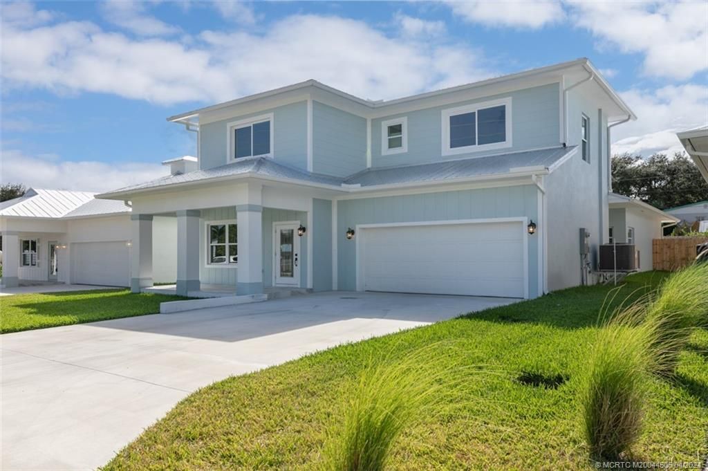 Photo of 1950 NE Dixie Highway, Jensen Beach, FL 34957 (MLS # M20044506)