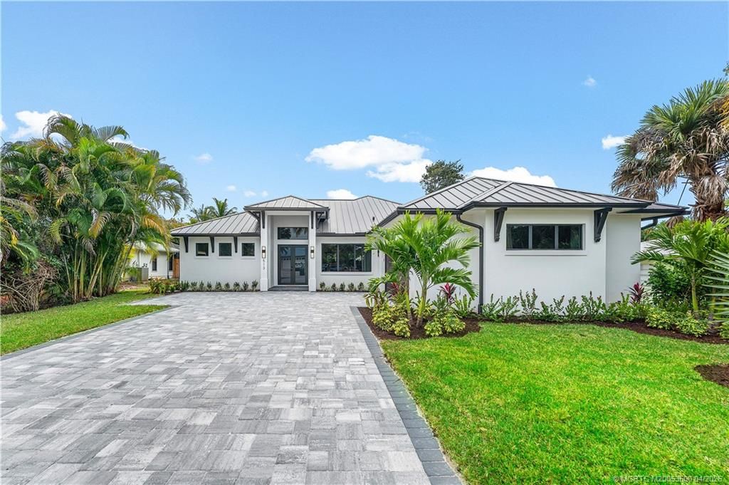 Photo of 513 SW South Carolina Drive, Stuart, FL 34994 (MLS # M20053500)