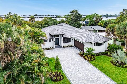 Photo of 513 SW South Carolina Drive, Stuart, FL 34994 (MLS # M20053500)