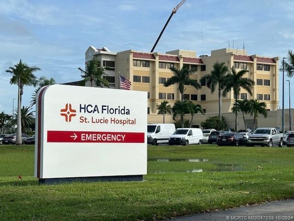 Photo of 1701 SE Hillmoor Drive, Port Saint Lucie, FL 34952 (MLS # M20047038)