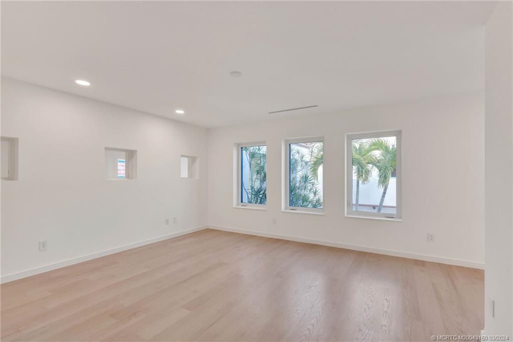 Stuart, Florida 34996, United States, 5 Bedrooms Bedrooms, ,6 BathroomsBathrooms,Residential,Active,65500