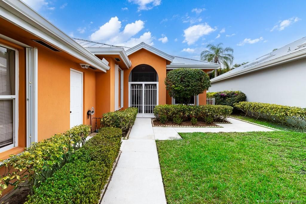 Photo of 2559 SW Greenwich Way, Palm City, FL 34990 (MLS # M20048828)