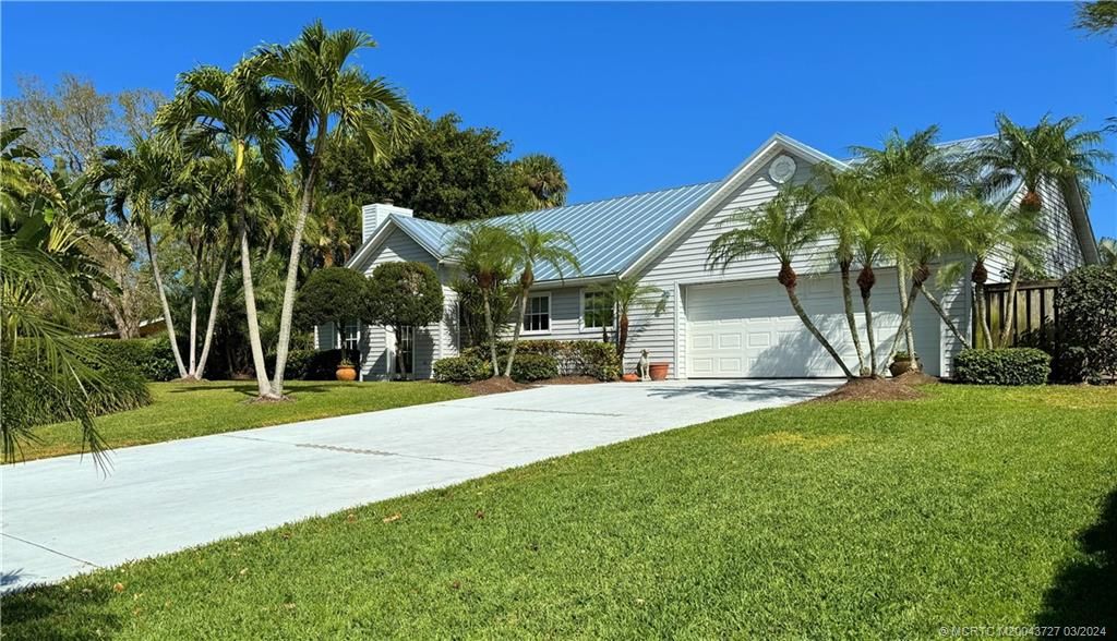 Photo of 22 W High Point Road, Stuart, FL 34996 (MLS # M20043727)
