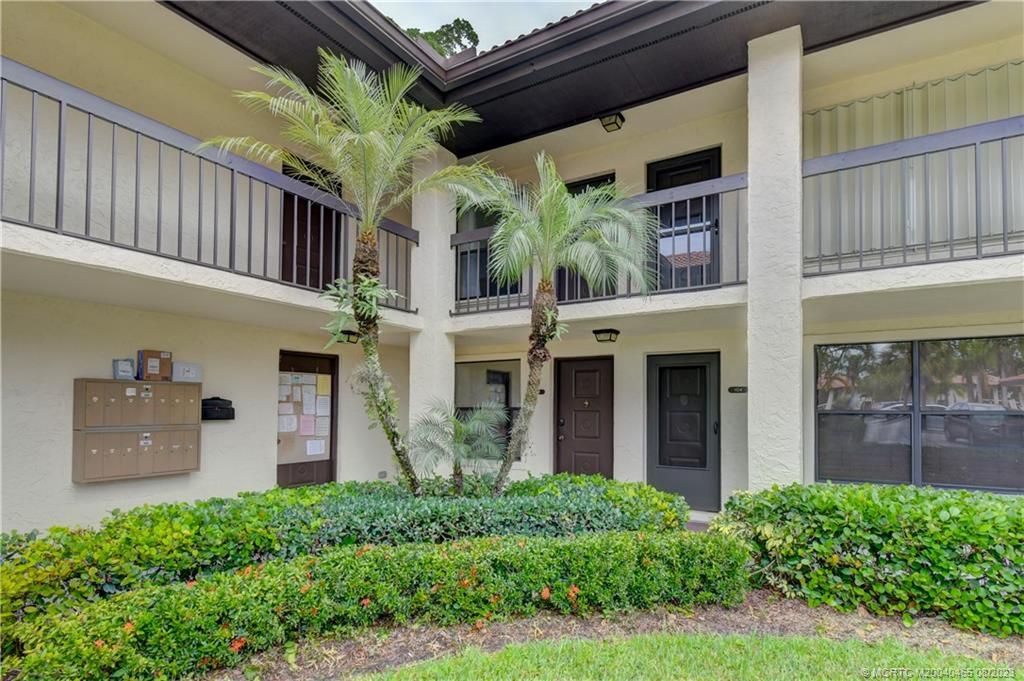 Photo of 61 SW South River Drive #105, Stuart, FL 34997 (MLS # M20040465)