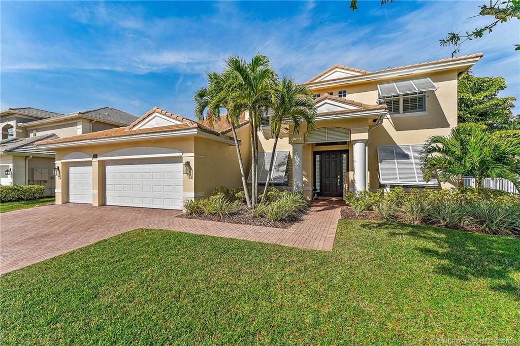 Photo of 565 SW Yacht Basin Way, Stuart, FL 34997 (MLS # M20042729)