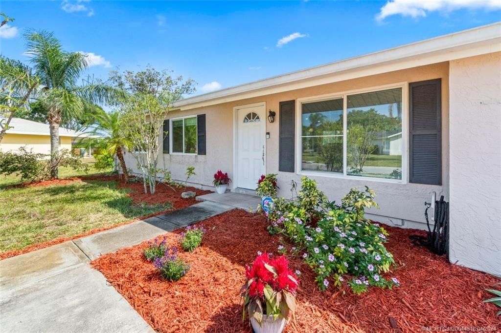 Photo of 1961 SE Redwing Circle, Port Saint Lucie, FL 34952 (MLS # M20044316)