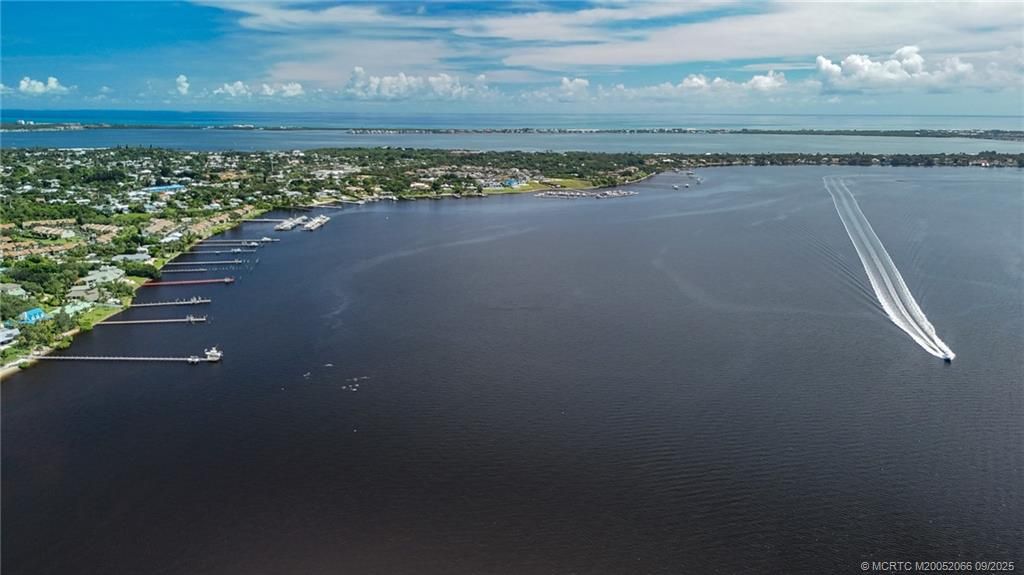 Photo of 1530 NE Dixie Highway, Jensen Beach, FL 34957 (MLS # M20052066)