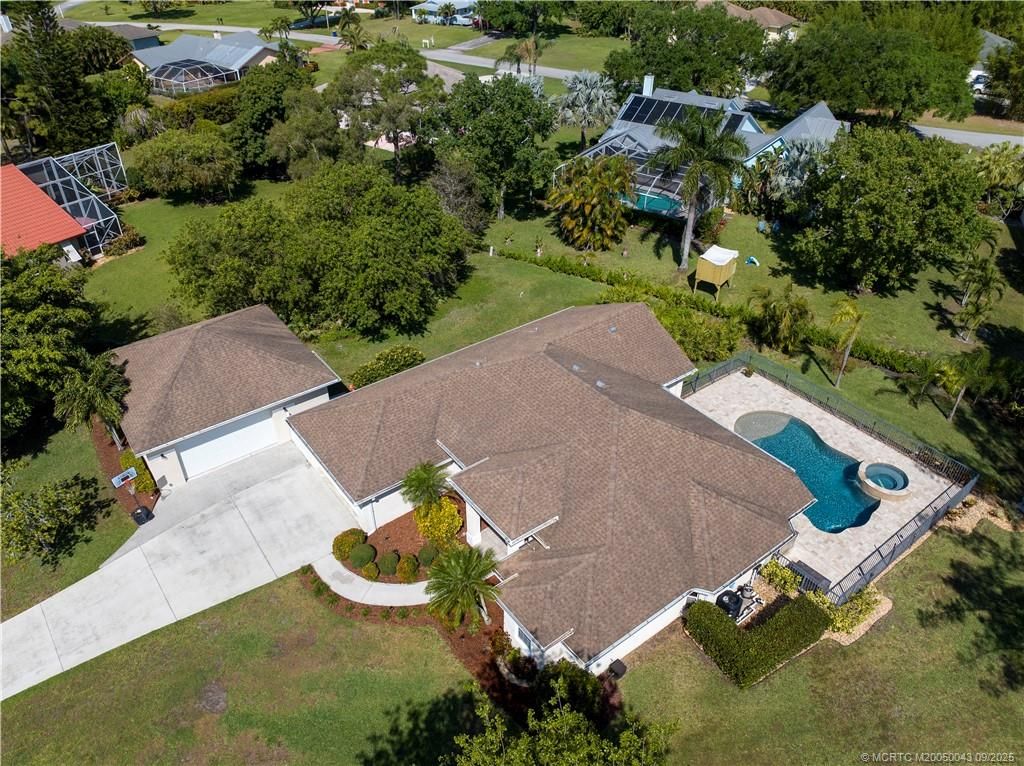 Photo of 1945 SE Emerald Court, Stuart, FL 34997 (MLS # M20050043)