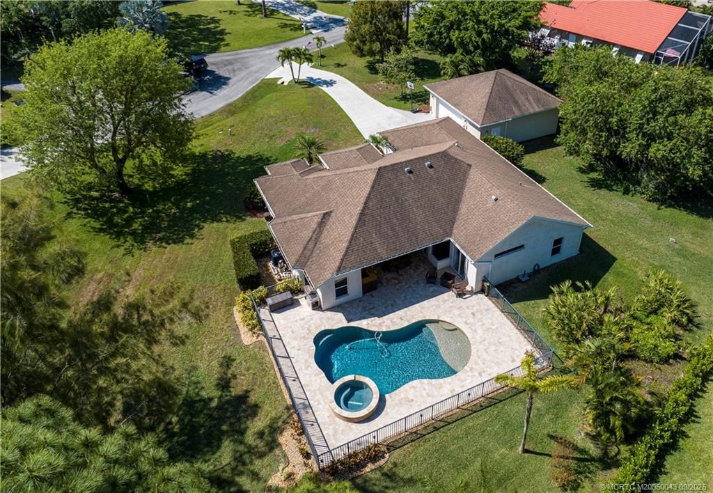 Photo of 1945 SE Emerald Court, Stuart, FL 34997 (MLS # M20050043)